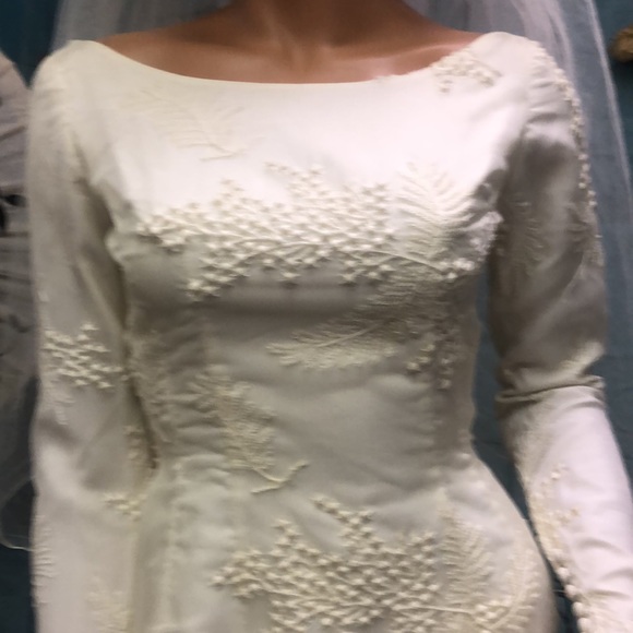 VINTAGE BRIDAL ORIGINALS SLIM DRESS NON DETACHABLE TRAIN ZIPPER BACK BUTTONS 4 - Picture 9 of 17